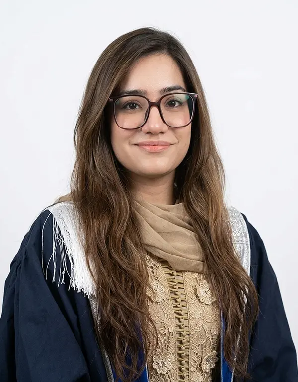 Dr Amna Gilani